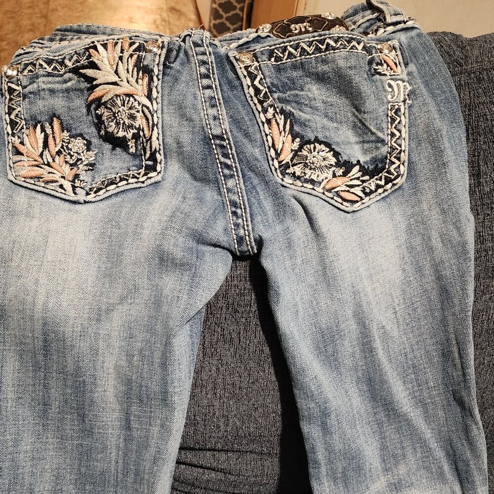 Miss Me signature bootcut size 25